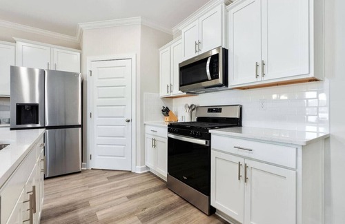 Auburn - Opelika Apartment | New Construction 4 bedroom Home on Lake/Pool in AU