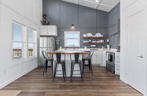 Cedar Lane House | New Construction Gulf-Front Getaway in Sargent