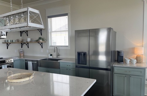 Hackberry House | New Construction Hackberry Getaway-4BR, Sleeps 9, On the Water