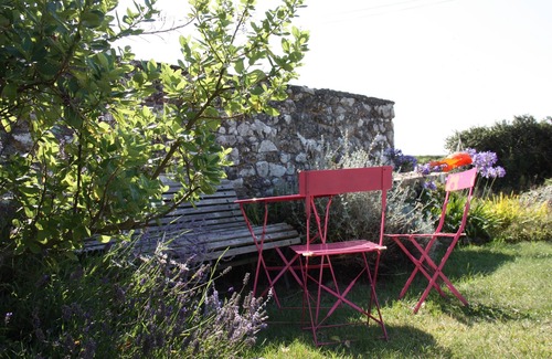 Esquibien House | New construction only a few minutes from the beach, sea view