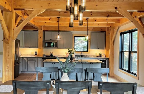 Killington Ski Chalet | New Construction Timber Frame/Mins to mountain and restaurants/Amazing views
