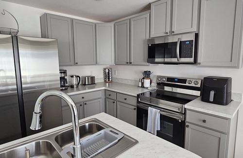 Port Charlotte House | New Construction with Heated Swim Spa 5,5 mi to the beach with fenced back yard