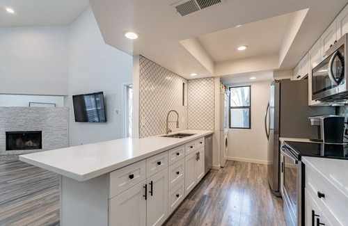 South Scottsdale Condo | New Contemporary 2BR/2BA w/2 Kings in Old Town