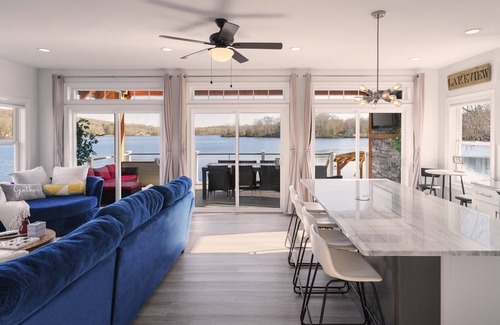 Preston House | New contemporary lakefront home with breathtaking views w/fun water activities!