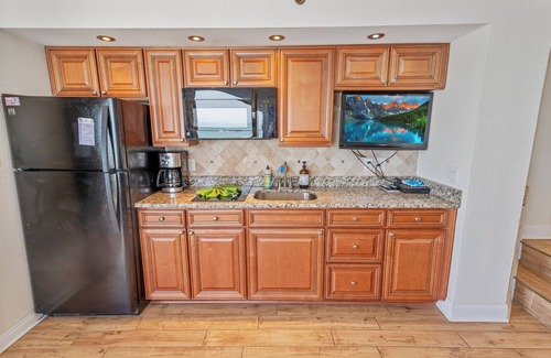 Windy Hill Condo | New Corner Wraparound Balcony & Direct Oceanfront!