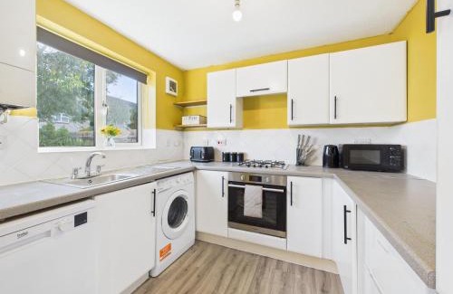 Bishop's Cleeve House | NEW Cornfields Property by Signature Stays