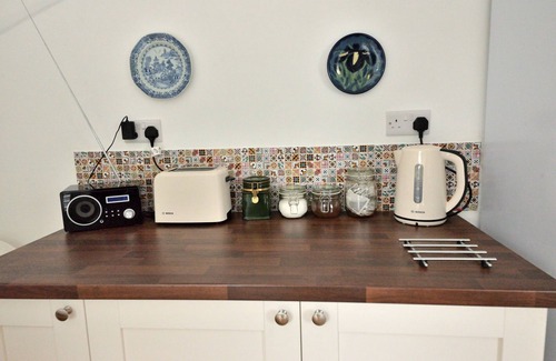 Alresford House | NEW! Cosy house, a train spotter's delight