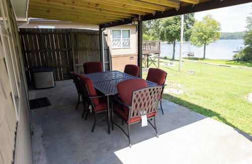 Benton Apartment | New Cottage 5 at the King Creek Lodge and Marina