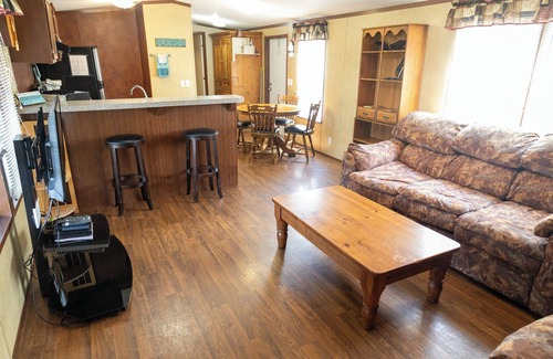 Benton Apartment | New Cottage 8 at the King Creek Lodge and Marina