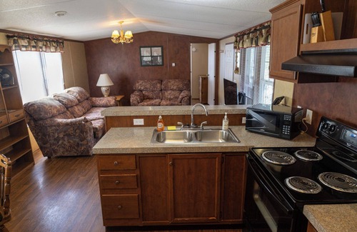 Benton Apartment | New Cottage 8 at the King Creek Lodge and Marina
