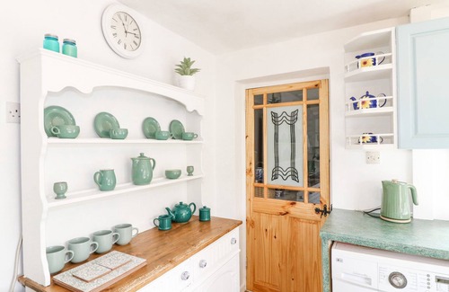 Youlgreave Cottage | NEW COTTAGE, pet friendly, with a garden in Youlgreave