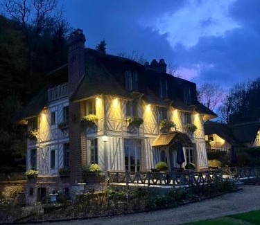 Honfleur House | New Cottage & spa de nage Guesthouse