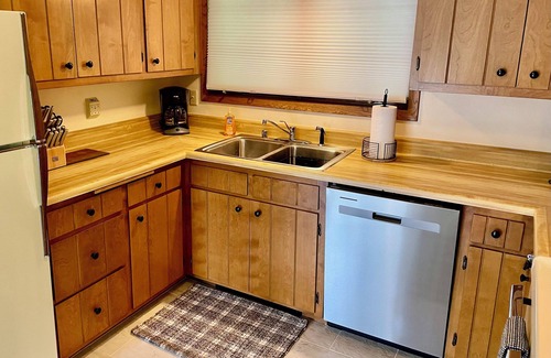Sister Bay Condo | New! Country Stroll to Pebble Beach! Charming-Cozy. Nature Retreat!Close to town