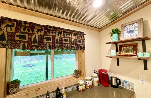Paradise Estates Cabin | New cozy 2Br/2Bath cabin near Mount Rainier!