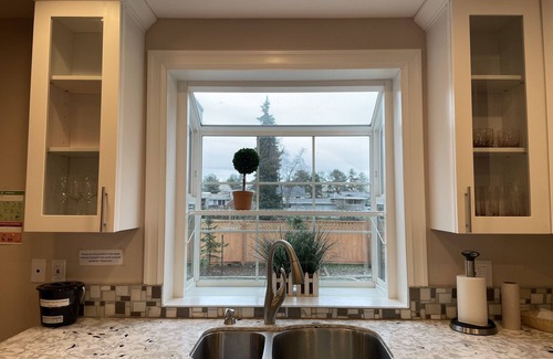 Highline House | New cozy 5BR vacation home with AC near Airport & downtown Seattle