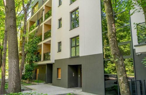Chorzow Apartment | New & cozy apartment by the Park