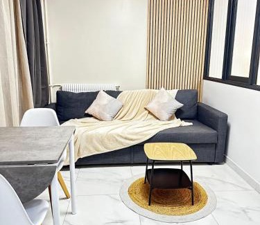 Quartier de la Maison-Blanche Apartment | New Cozy Apartment in Paris center metro 7 & 14