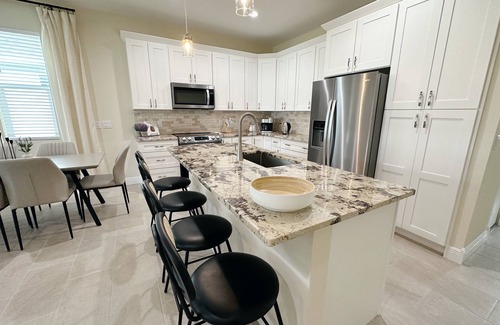 Venice House | NEW Cozy Home in Historic Venice
