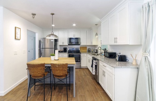 Crystal River House | NEW Cozy House| 5 Min Three Sisters Springs