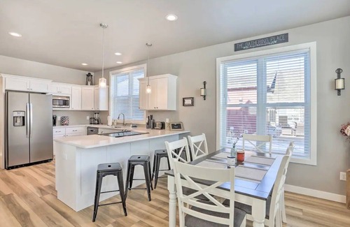 Spearfish House | NEW! Cozy & Modern Spearfish Home Near Downtown!
