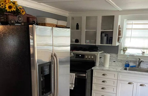 Sabattus Cottage | New Cozy two bedroom cottage with private dock!