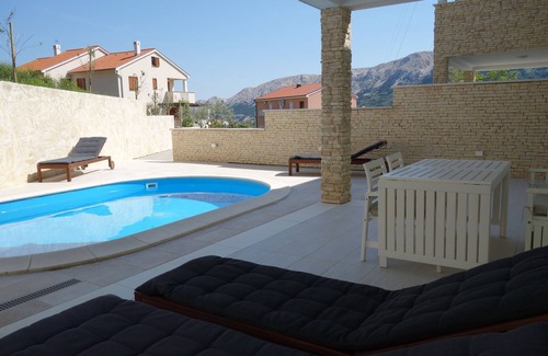 Jurandvor Villa | New cozy Vila with great heated Pool and Stone barbeque