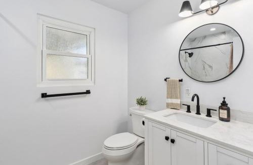 Linda Vista House | NEW Cozy Zen Pool Jacuzzi Home Heart of San Diego