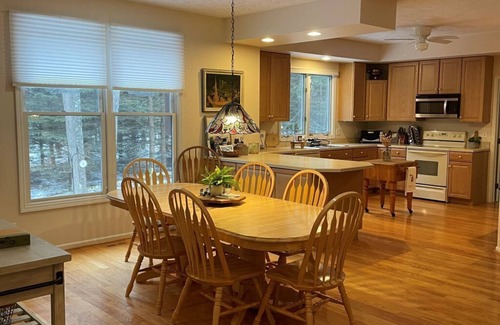 Glen Arbor House | New Crystal River Listing for Summer 2022! 3 day min. Sleeps 14.