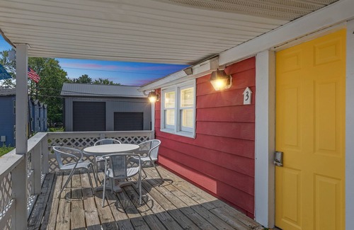 Monticello Apartment | NEW! Dave's Last Resort Poolside-Relaxing Cabin 3