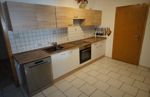 Neustadt-Lachen-Speyerdorf Apartment | NEW since January 2015: Apartment with a sunny courtyard, garden and pool