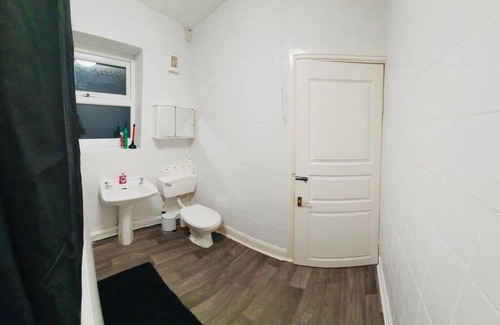 Liverpool House | New Delicate 4BR House near LFC