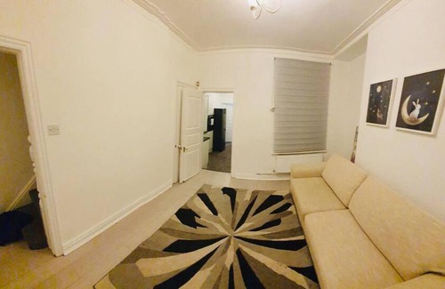 Liverpool House | New Delicate 4BR House near LFC
