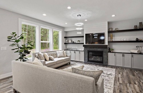 Lazy Mountain House | NEW! Deluxe Family Retreat in Rural Alaska - Palmer