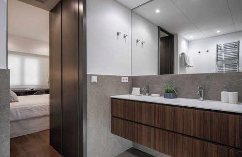 Centro Apartment | New!! DELUXE PLUS SUPERIOR I Apartment