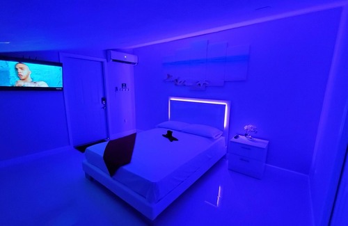 West Hollywood Apartment | NEW* Deluxe suite: perfect for couple Priv. Entrance