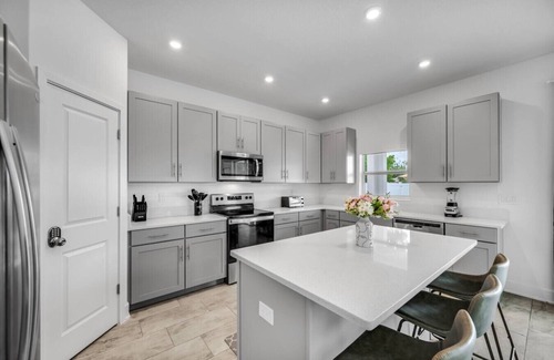 Tampa House | NEW-Deluxe Villa Escape: Double the Fun -Sleeps 30