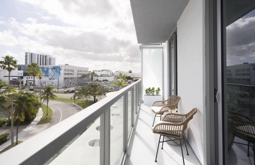 Northeast Miami Condo | New Design District Apt with parking, pool and gym