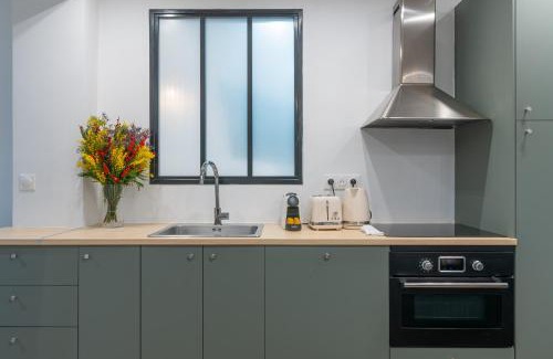 Strasbourg -Saint-Denis Apartment | NEW - Designer Flat for 4 pp