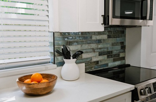 Jacksonville Beach Apartment | New Designer Beach Retreat - Walk to Sand & Eats