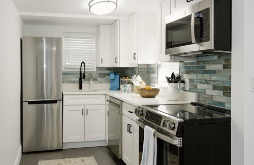 Jacksonville Beach Apartment | New Designer Beach Retreat - Walk to Sand & Eats