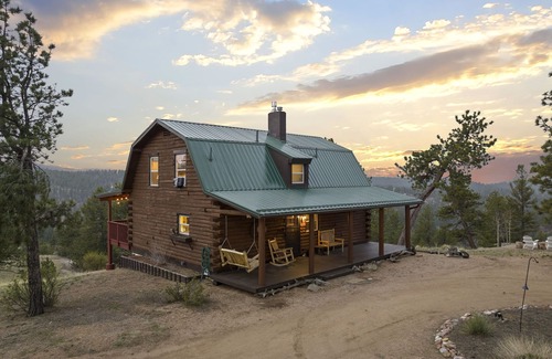 Divide Cabin | New & Discounted! Cozy Log Cabin on 5 Acres w/Pikes Peak View