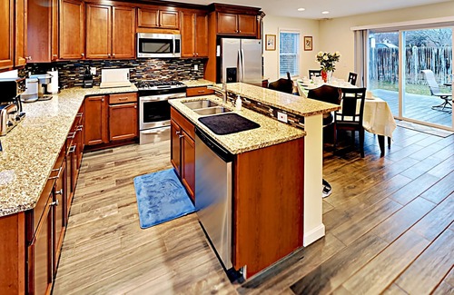 Hyannis House | New, dog-friendly 5-bed home. Steps to Keyes Beach, Main Street, and Harbor!