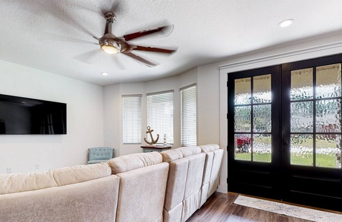 Gulf Breeze House | New dog-friendly home with private saltwater pool, grill, enclosed backyard, AC