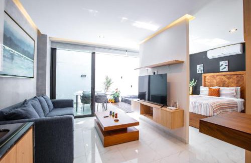Colonia 5 de Diciembre House | New Downtown Condo with Private Dipping Pool