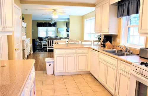 Ocean City House | New Downtown Large Beach House – Steps to the Beach & Boardwalk - 3 Kitchens