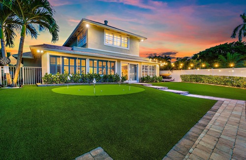 Lake Worth House | NEW! Drift Inn-Lakefront Home w/Hot Tub, Outdoor Bar, Golf!