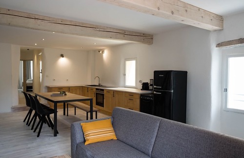 Ceret House | NEW Duplex centre Céret w/terrace & Canigou view