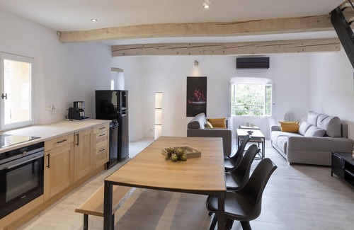 Ceret House | NEW Duplex centre Céret w/terrace & Canigou view