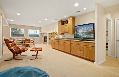 Arvada House | New. Elegant Home in Arvada. Near Everything.