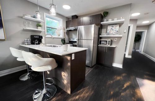 South London Apartment | *NEW* Elegant Urban 2BR Retreat
